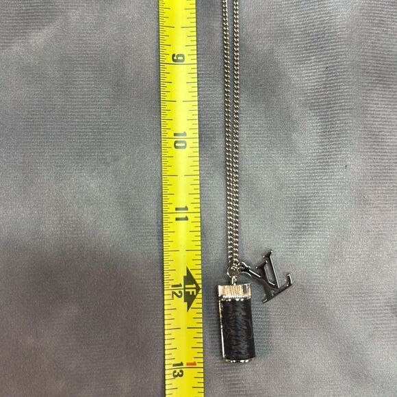 Louis Vuitton Capsule and LV logo necklace statement piece - Picture 7 of 7